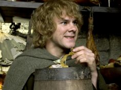 File:LOTR-ENV3S002.0 portrait.jpg