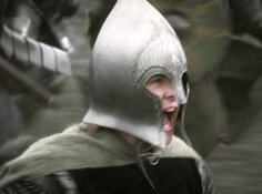 File:LOTR-ENV3S108.0 portrait.jpg